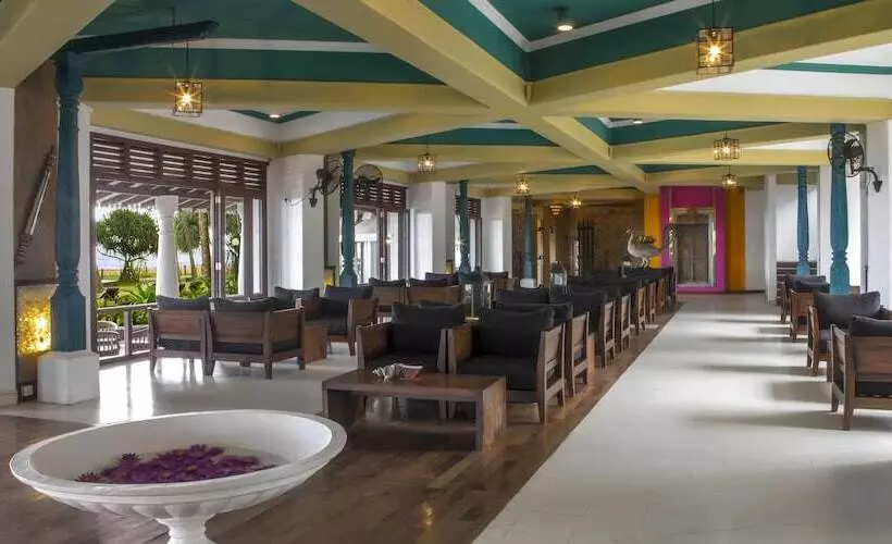 Отель Tangerine Beach