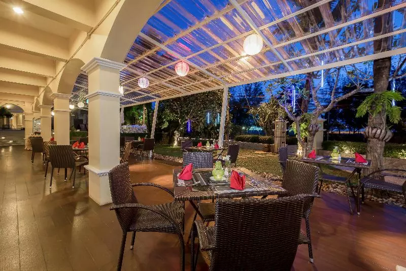 فندق The Front Village   Sha Plus