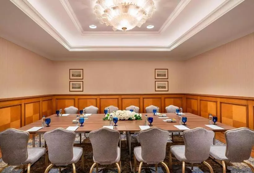 Hotel The Ritz Carlton, Istanbul At The Bosphorus