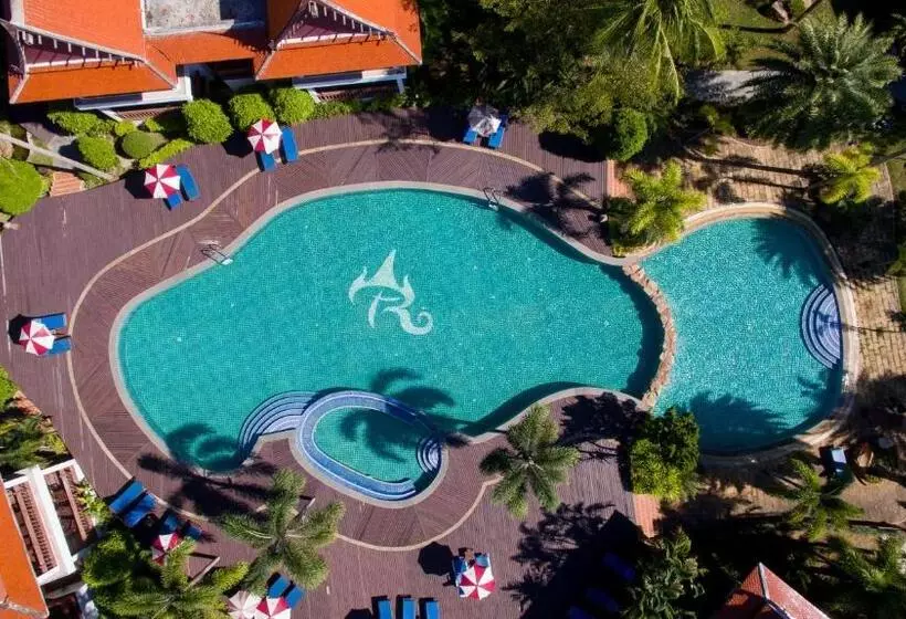 Royal Lanta Resort & Spa