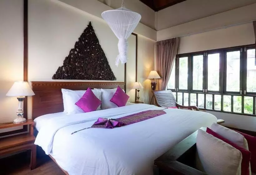 Royal Lanta Resort & Spa