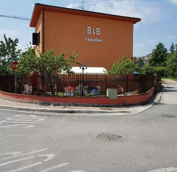 Aamiaismajoitus (B&B) Il Rifugio Di Dante