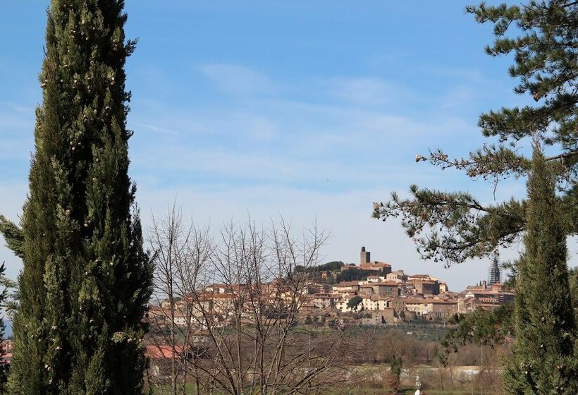 هتل روستایی Borgo Santa Lucia