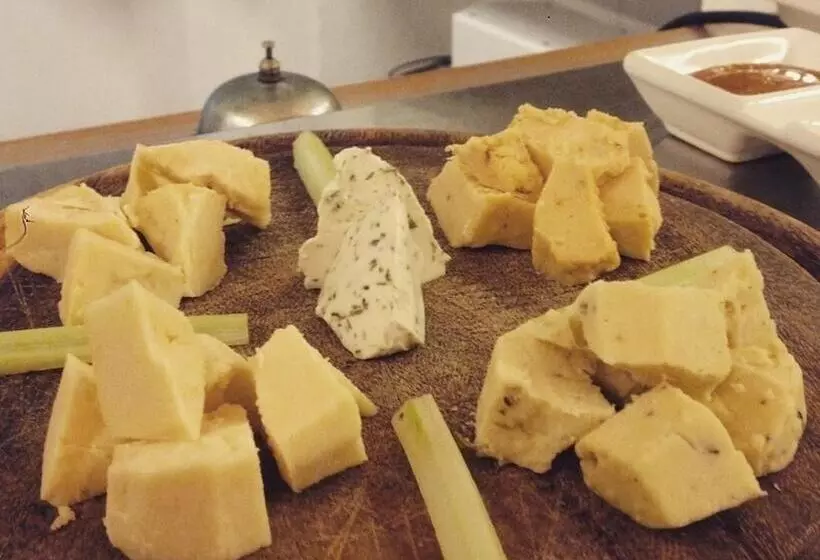 Albergodiffusovolterra