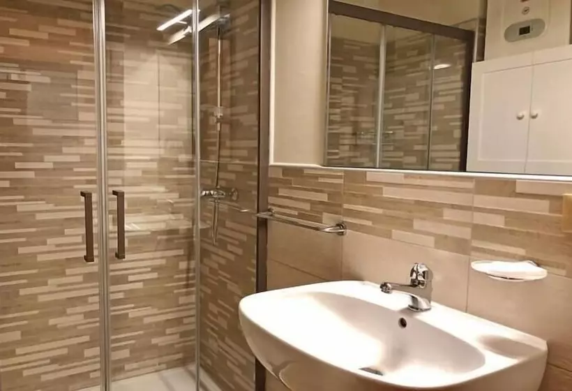 Albergodiffusovolterra