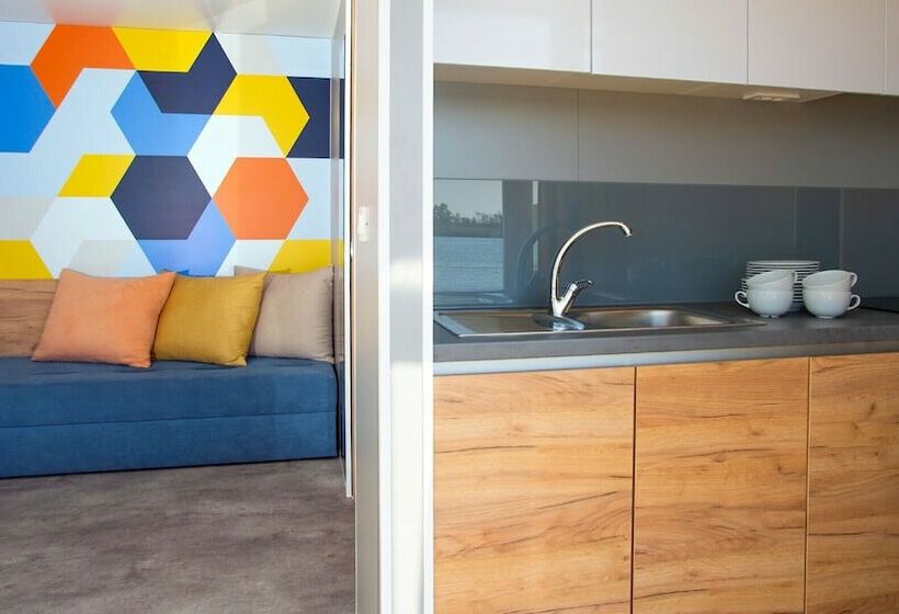 هتل Floating Resort