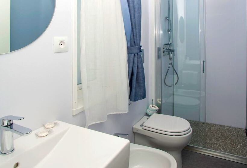 هتل Floating Resort