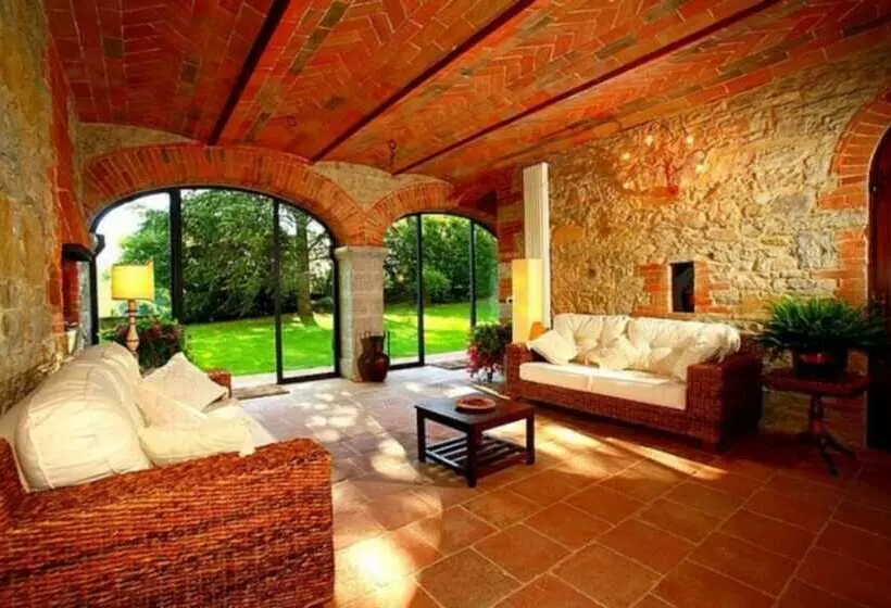 田舎風ホテル Podere Lucignano Secondo Agriturismo