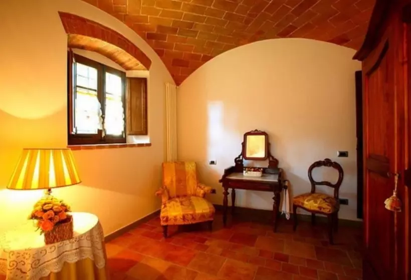 田舎風ホテル Podere Lucignano Secondo Agriturismo