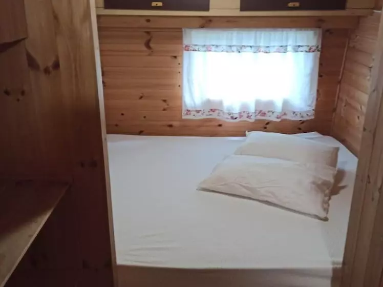 مسافرخانه Camping Poseidonia