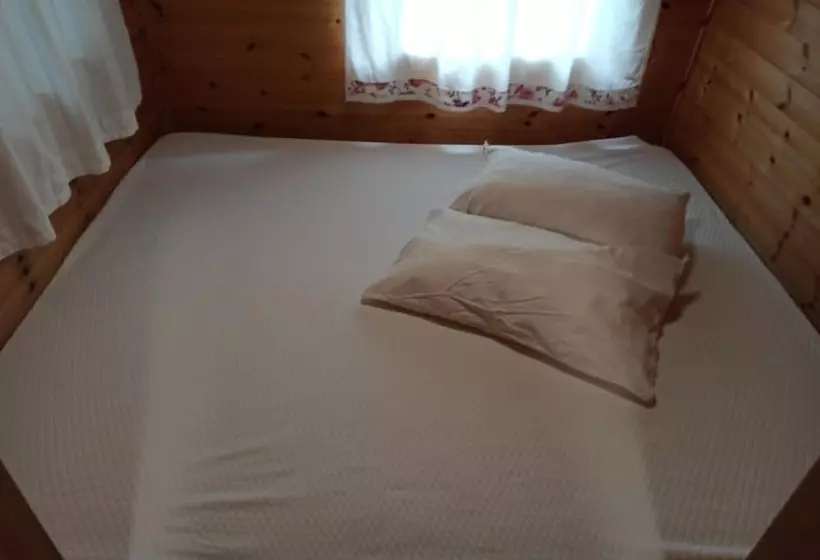 مسافرخانه Camping Poseidonia