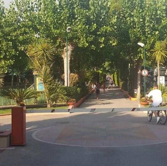 Хостел Camping Poseidonia