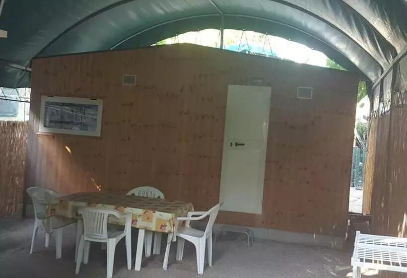مسافرخانه Camping Poseidonia