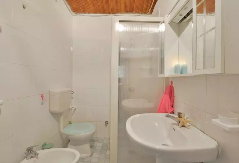 مسافرخانه Camping Poseidonia