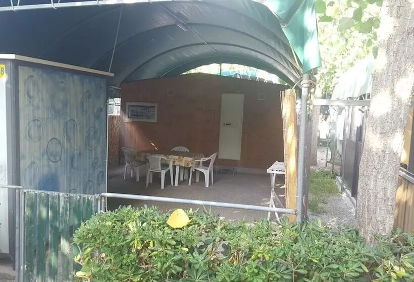 مسافرخانه Camping Poseidonia
