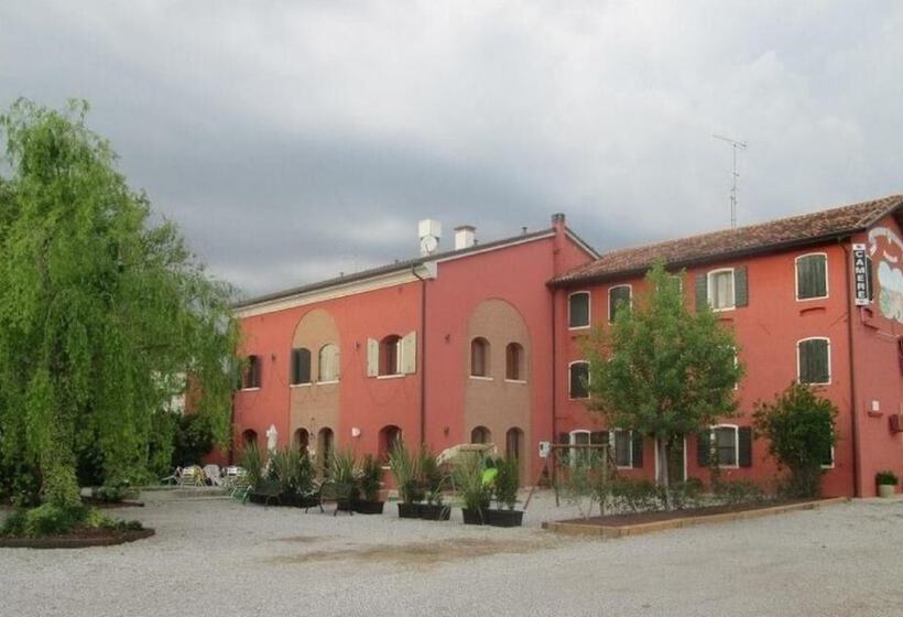 فندق ريفى Agriturismo Quadrifoglio Relax