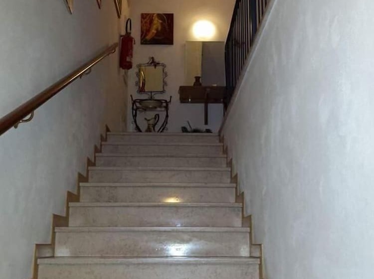 فندق ريفى Agriturismo Quadrifoglio Relax