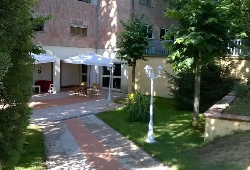 ペンション Villa Cardinal Apartments