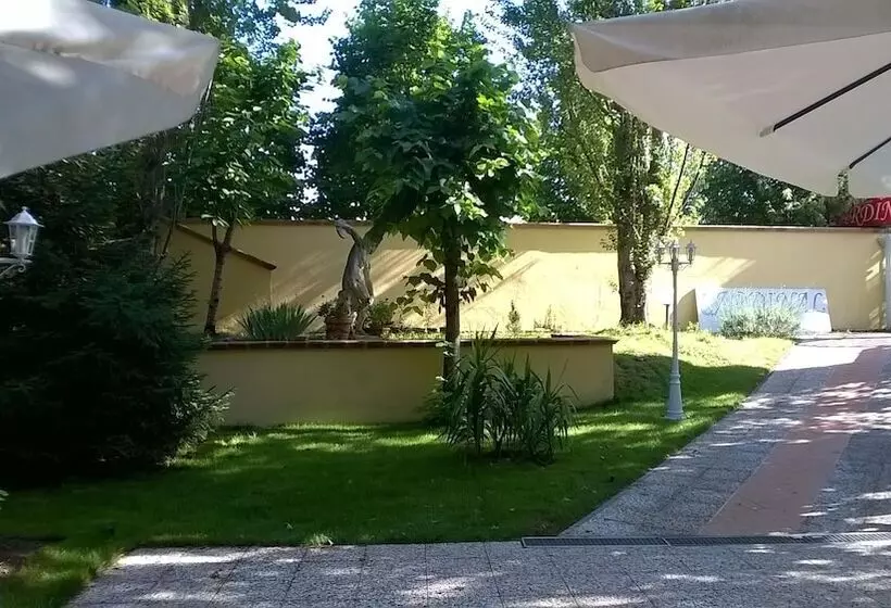 ペンション Villa Cardinal Apartments