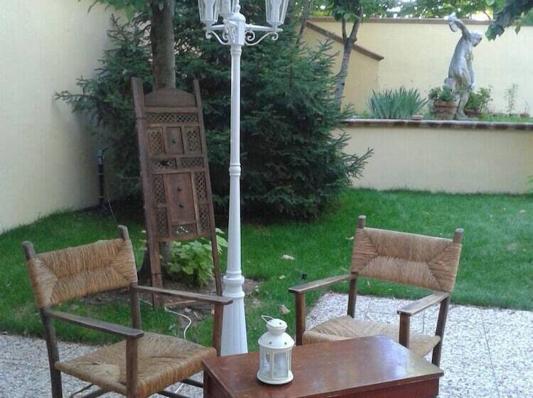 پانسیون Villa Cardinal Apartments