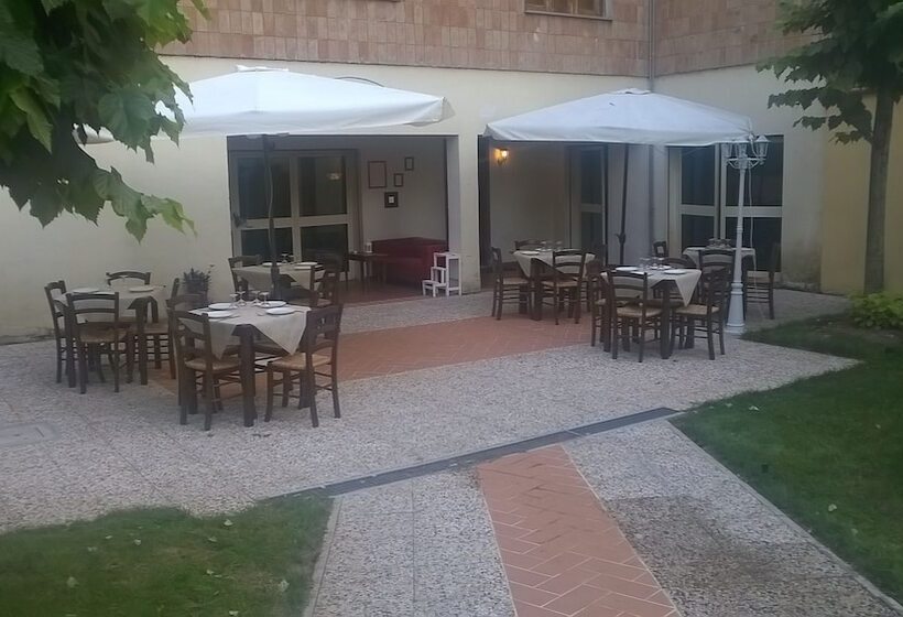 پانسیون Villa Cardinal Apartments