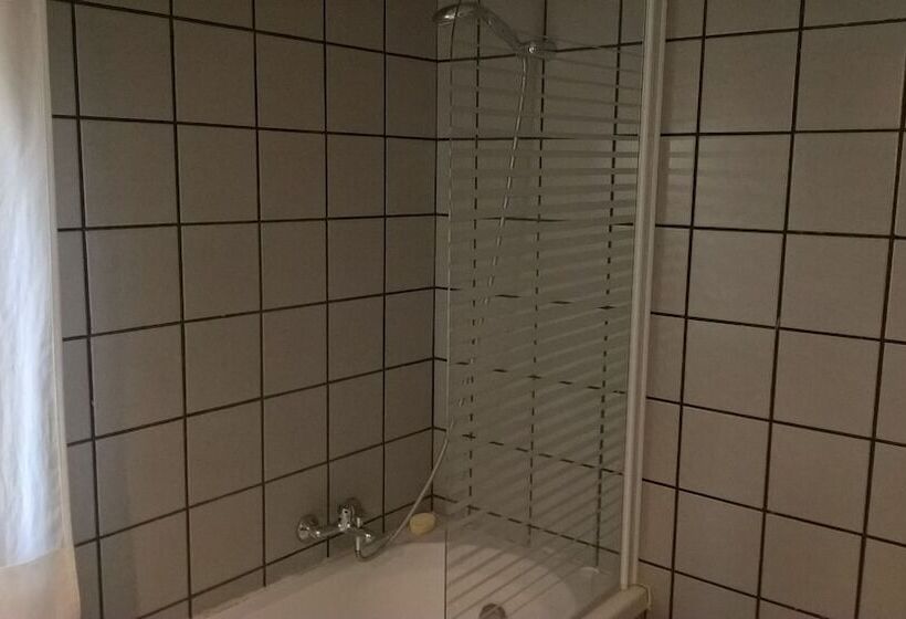 پانسیون Villa Cardinal Apartments