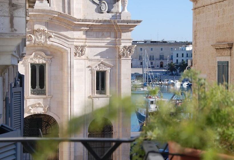 تختخواب و صبحانه Palazzo Bianchi Domus Holidays