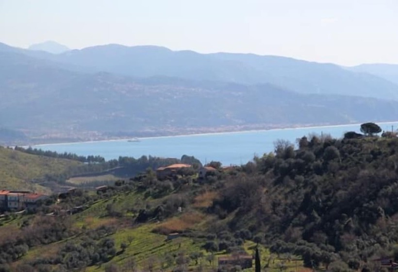 Bed and Breakfast Terre Di Mezzo Country House