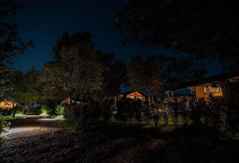هتل Glamping Tenuta Poggio Rosso