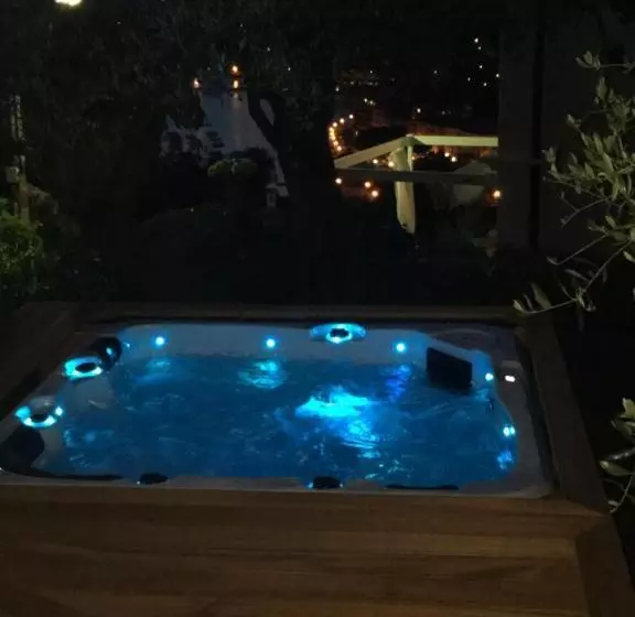 Bed and Breakfast Velamica Resort