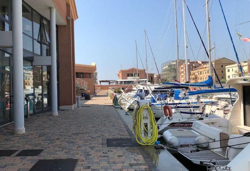 ホテル Yacht Suite   Marina Di Grosseto