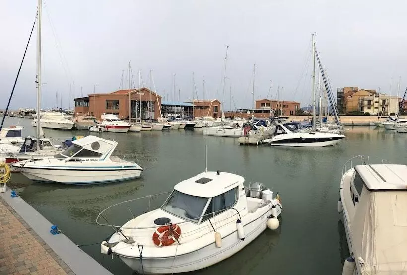 Hotelli Yacht Suite   Marina Di Grosseto