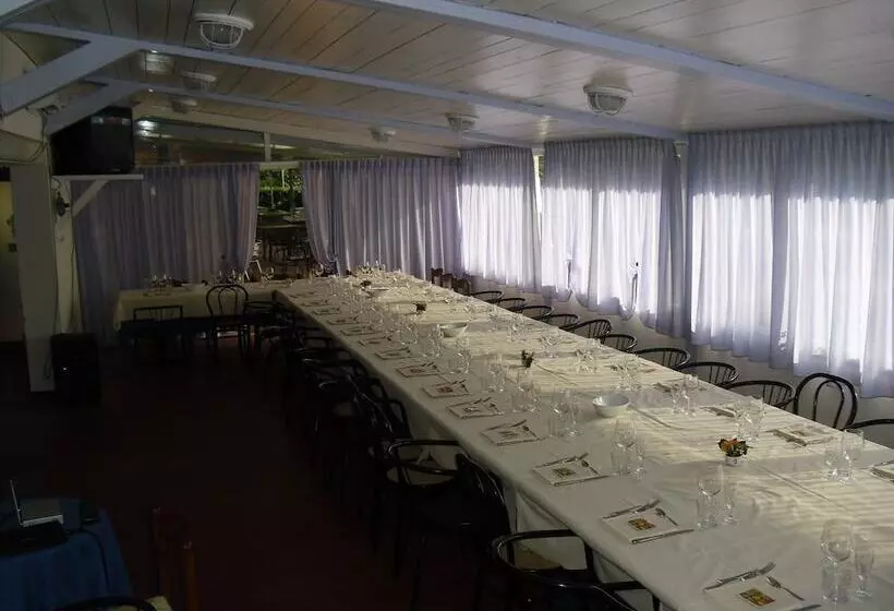 هتل Centro Vacanze Camping Spinnaker
