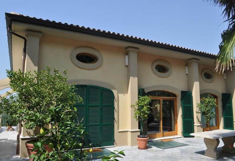 فندق ريفى Agriturismo La Limonaia