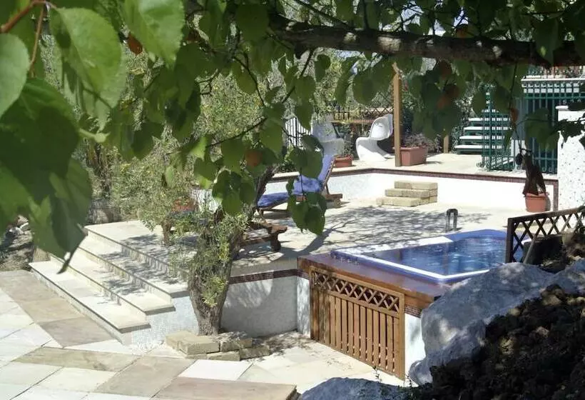 Maaseutuhotelli Agriturismo La Limonaia