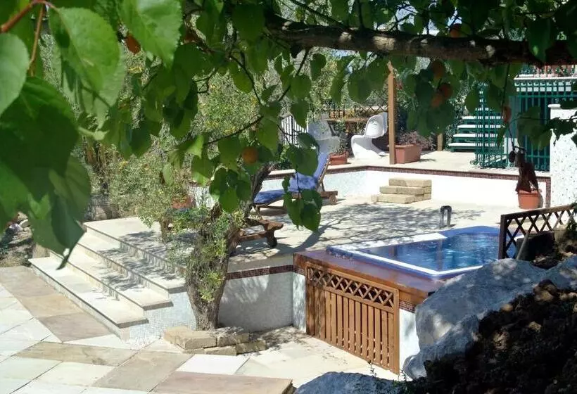 Maaseutuhotelli Agriturismo La Limonaia