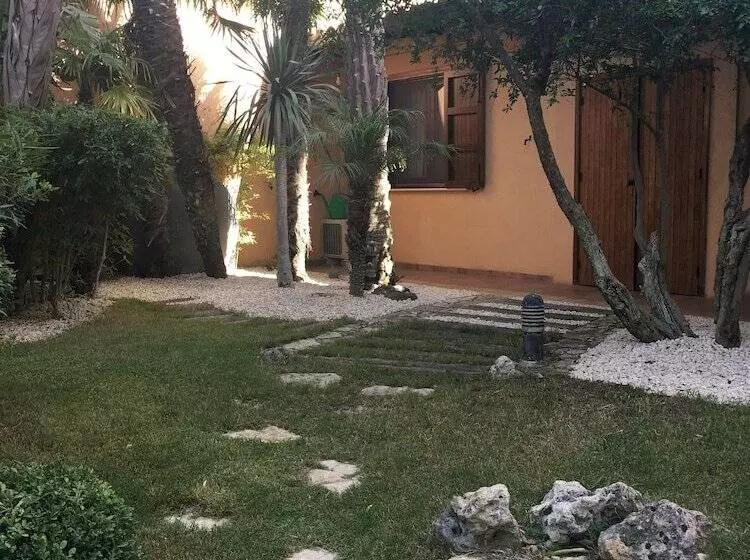 تختخواب و صبحانه Il Giardino Dei Melograni