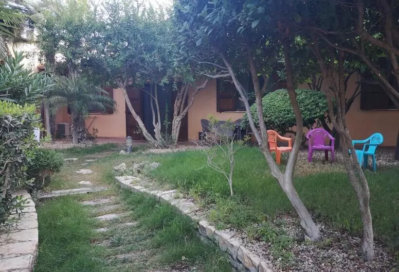 تختخواب و صبحانه Il Giardino Dei Melograni