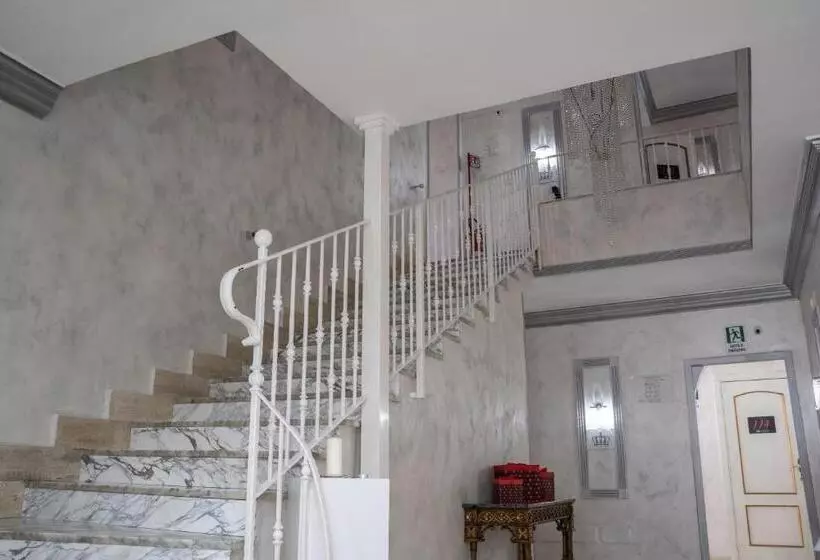 簡易ホテル & Resort Bee Queen