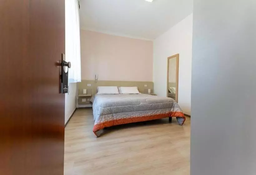 هتل Benaco Mavras