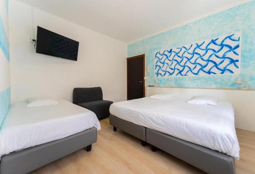 هتل Benaco Mavras