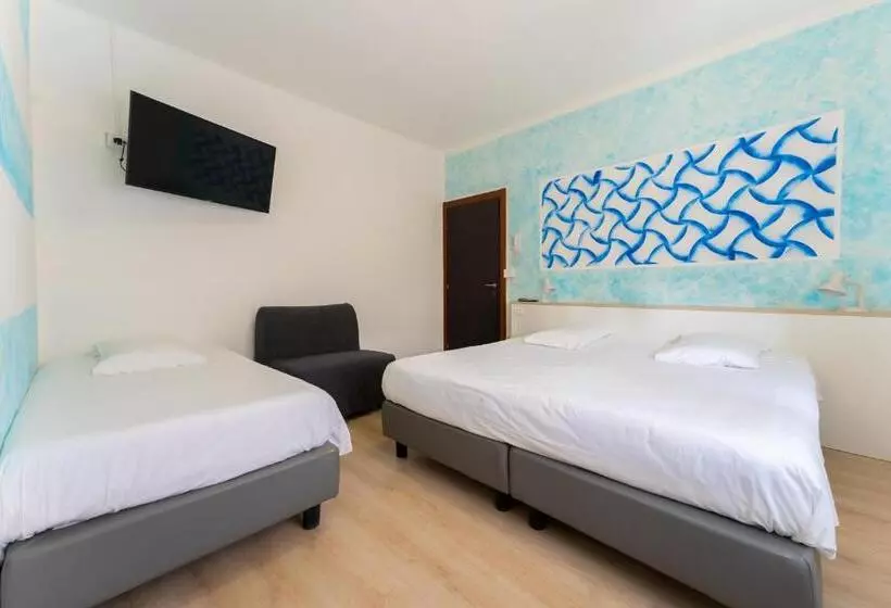 هتل Benaco Mavras