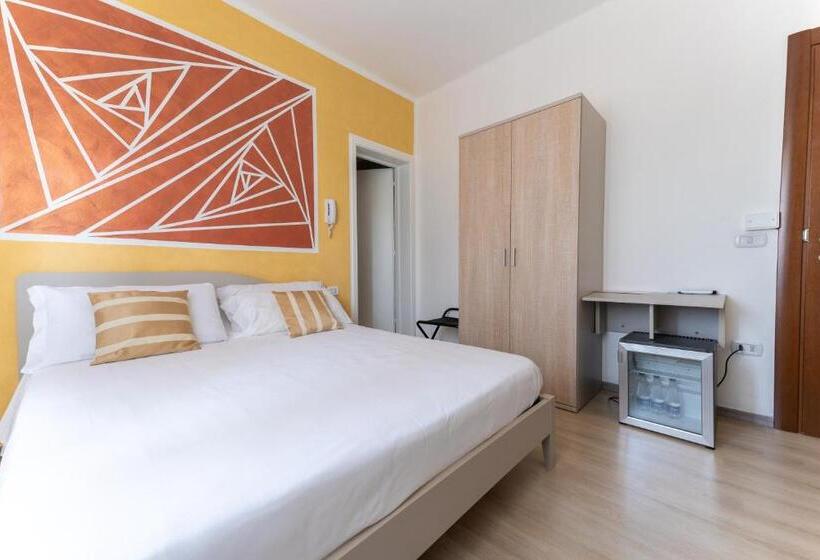 هتل Benaco Mavras