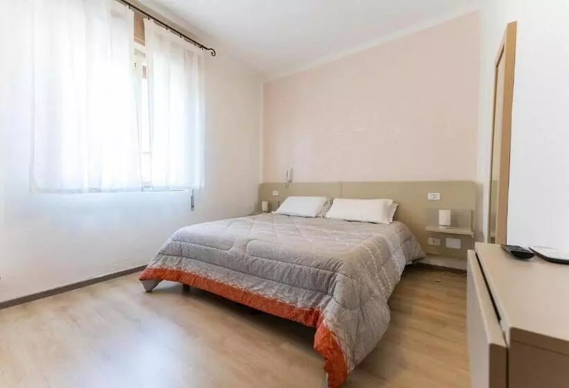 هتل Benaco Mavras