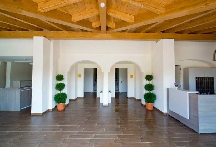 Hostelli Villa Carolina Resort