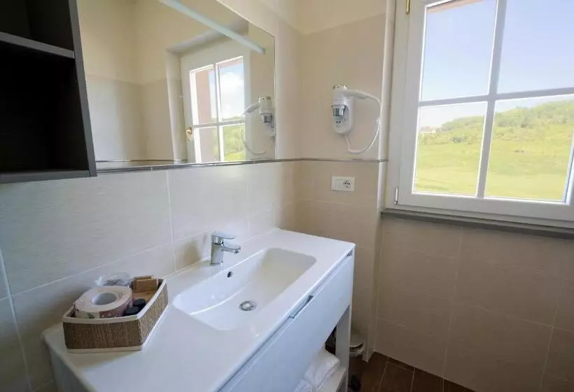 Hostelli Villa Carolina Resort