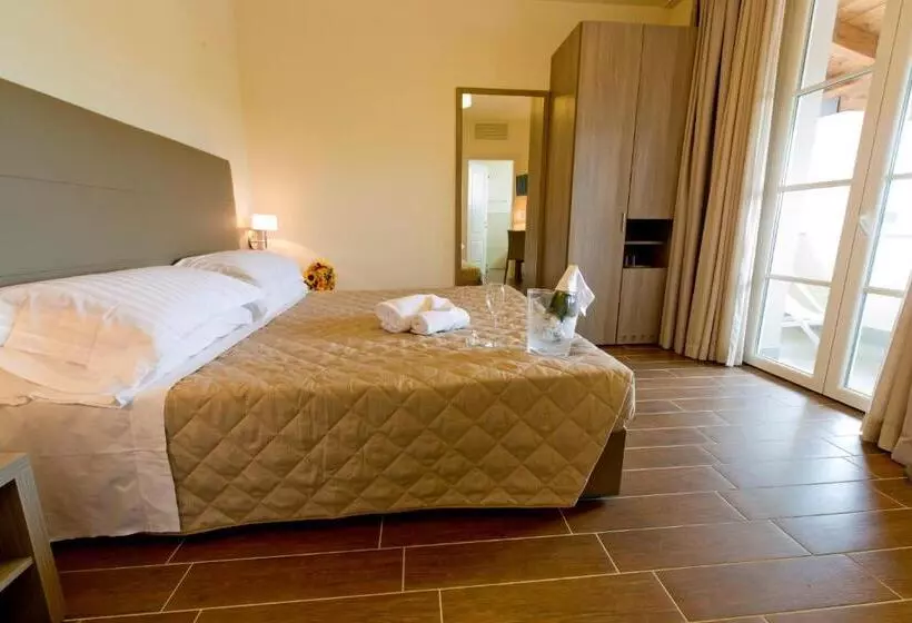 Hostelli Villa Carolina Resort