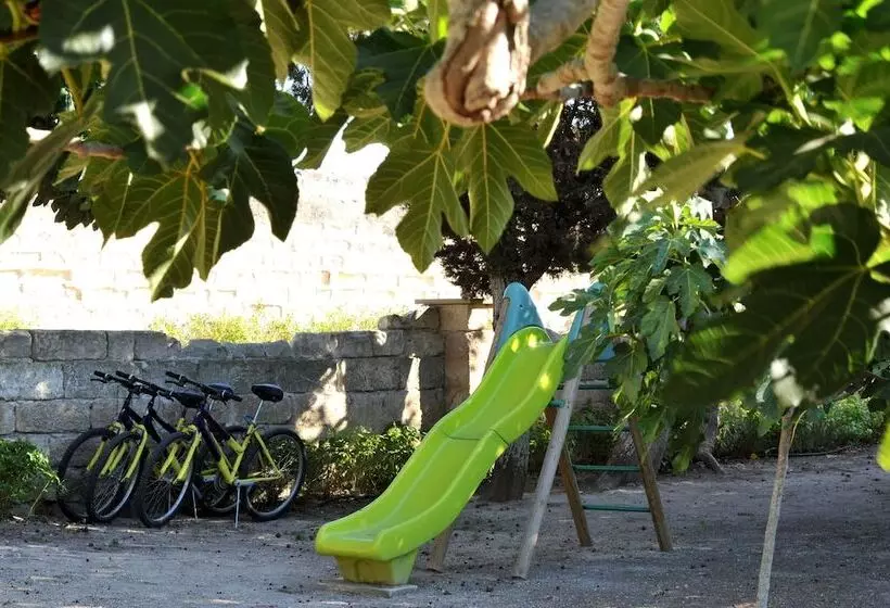 هتل روستایی Masseria Limbitello