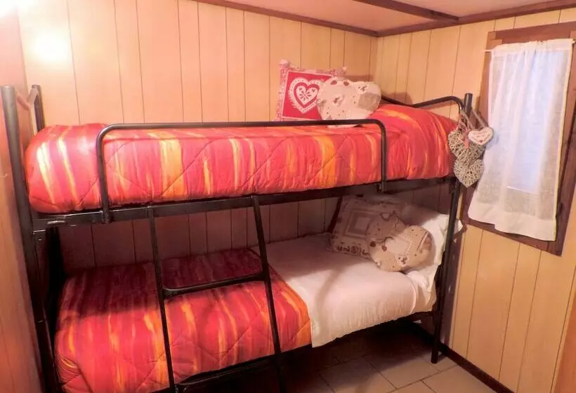 هتل Villaggio Turistico Camping Cervino