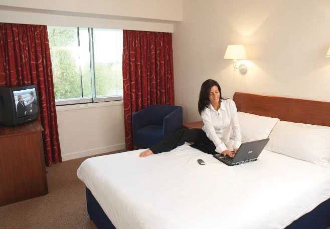 فندق Airport Inn Gatwick